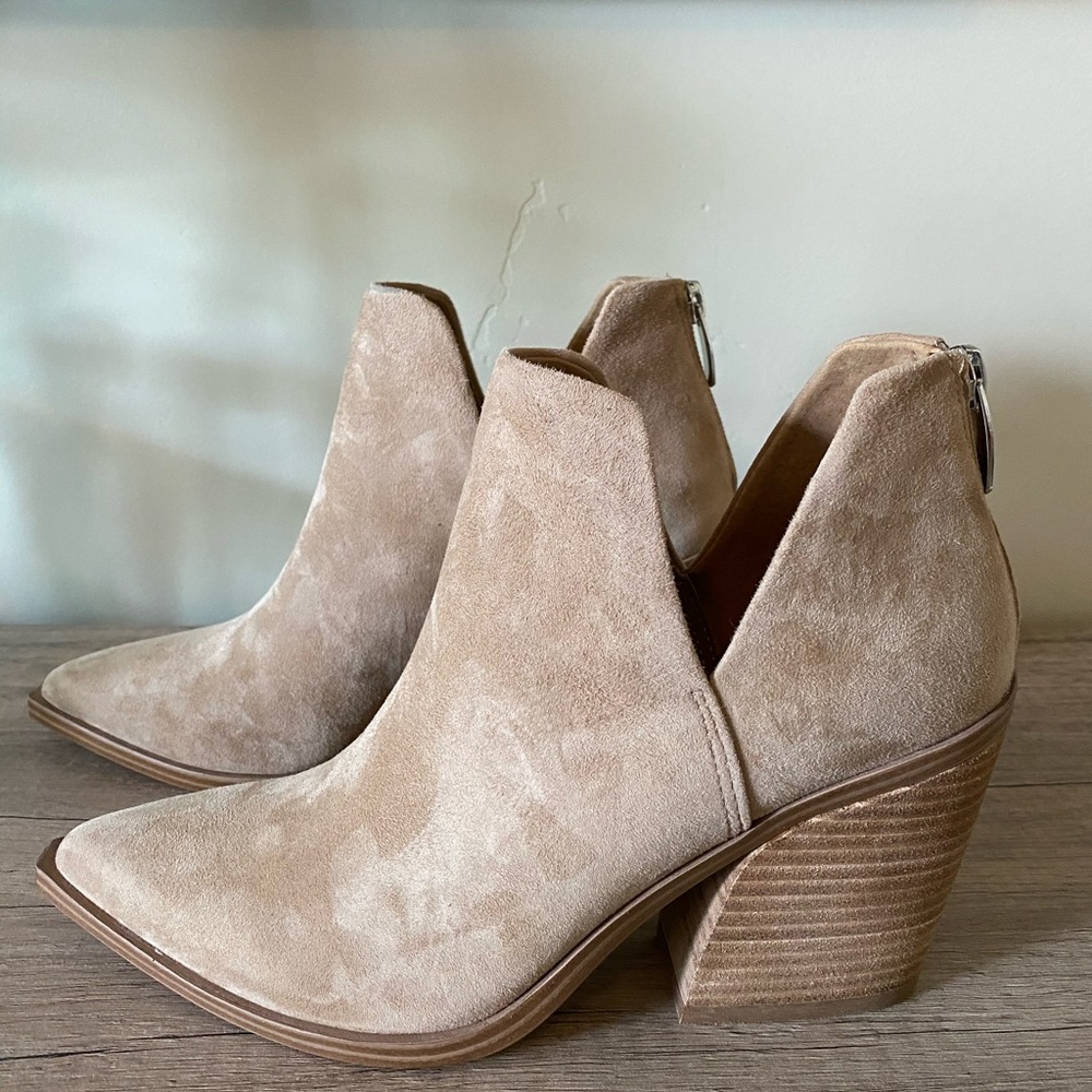 CAMRYN TAN SUEDE Booties